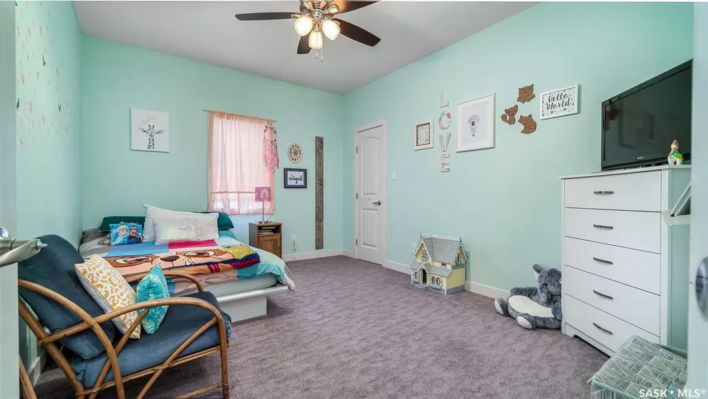 1024 Hochelaga Street W Moose Jaw SK S6H 2H9