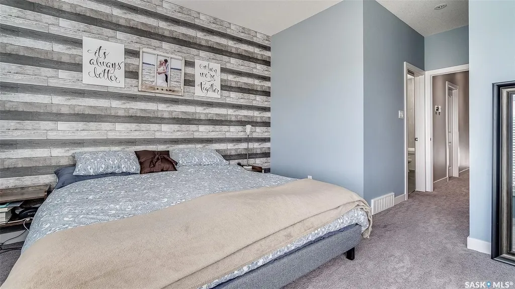 1024 Hochelaga Street W Moose Jaw SK S6H 2H9