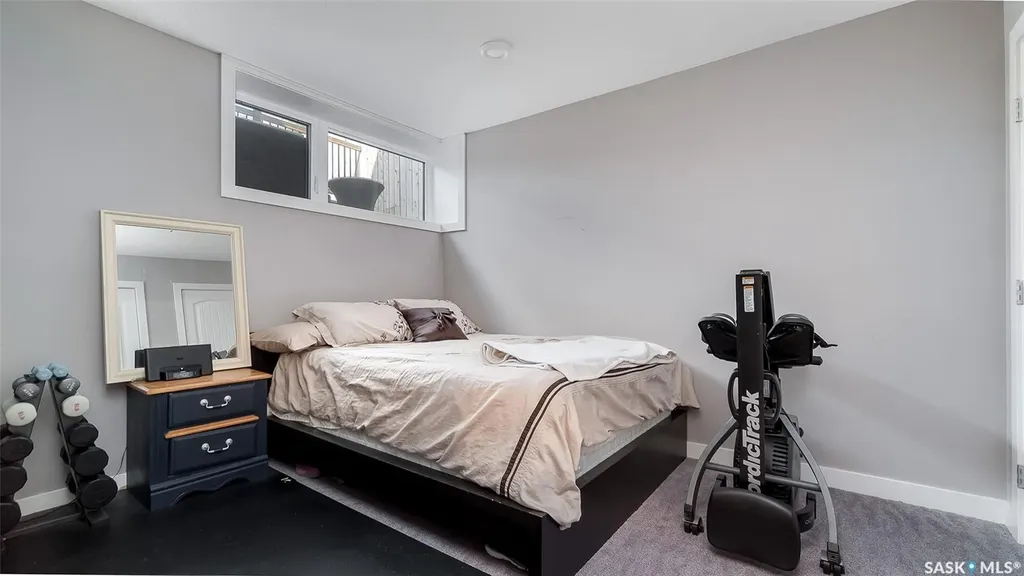 1024 Hochelaga Street W Moose Jaw SK S6H 2H9