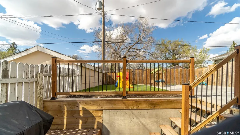 1024 Hochelaga Street W Moose Jaw SK S6H 2H9