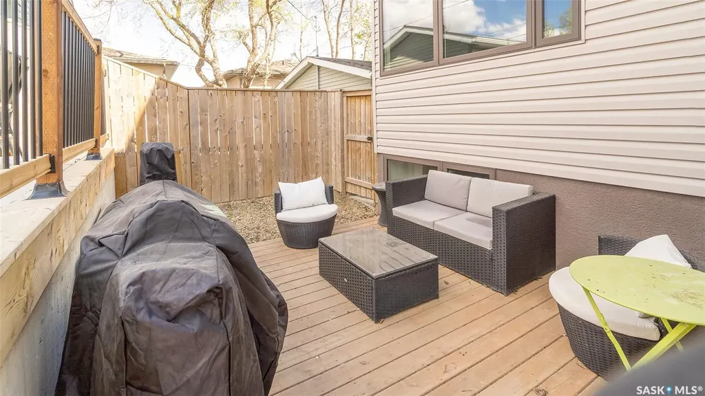 1024 Hochelaga Street W Moose Jaw SK S6H 2H9