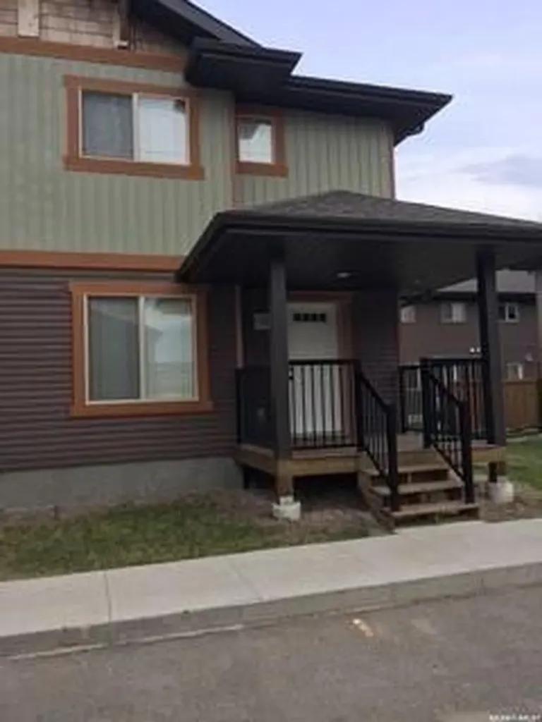 880 5th Street Weyburn SK S4H 1A4