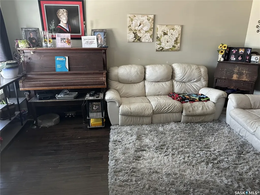 880 5th Street Weyburn SK S4H 1A4