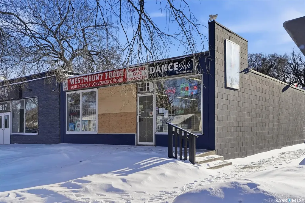 819 29th Street W Saskatoon SK S7L 0N2