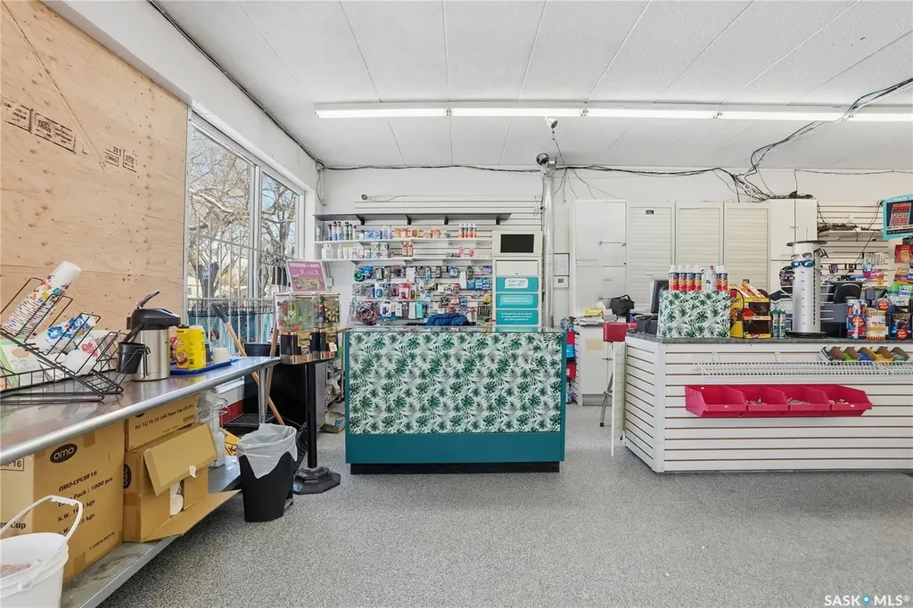 819 29th Street W Saskatoon SK S7L 0N2