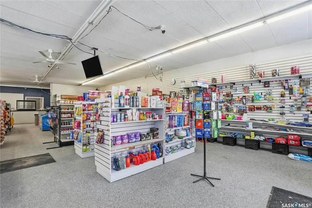 819 29th Street W Saskatoon SK S7L 0N2