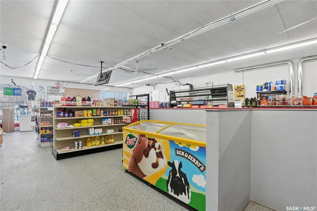 819 29th Street W Saskatoon SK S7L 0N2