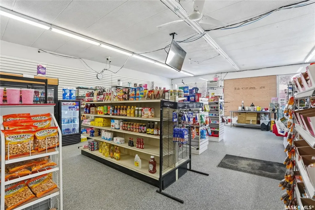 819 29th Street W Saskatoon SK S7L 0N2