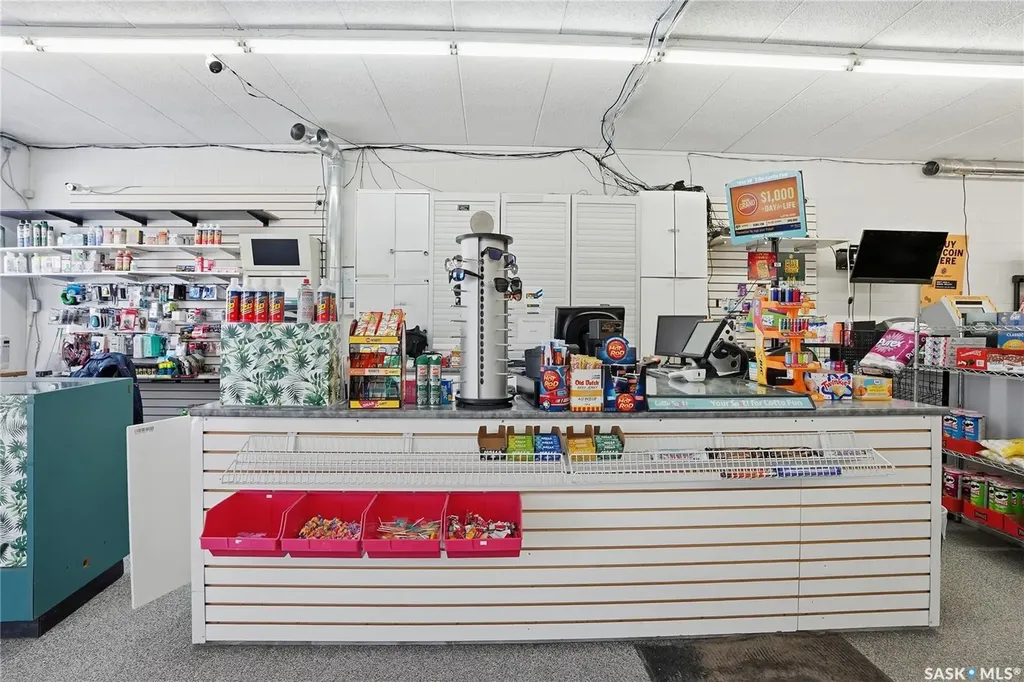 819 29th Street W Saskatoon SK S7L 0N2