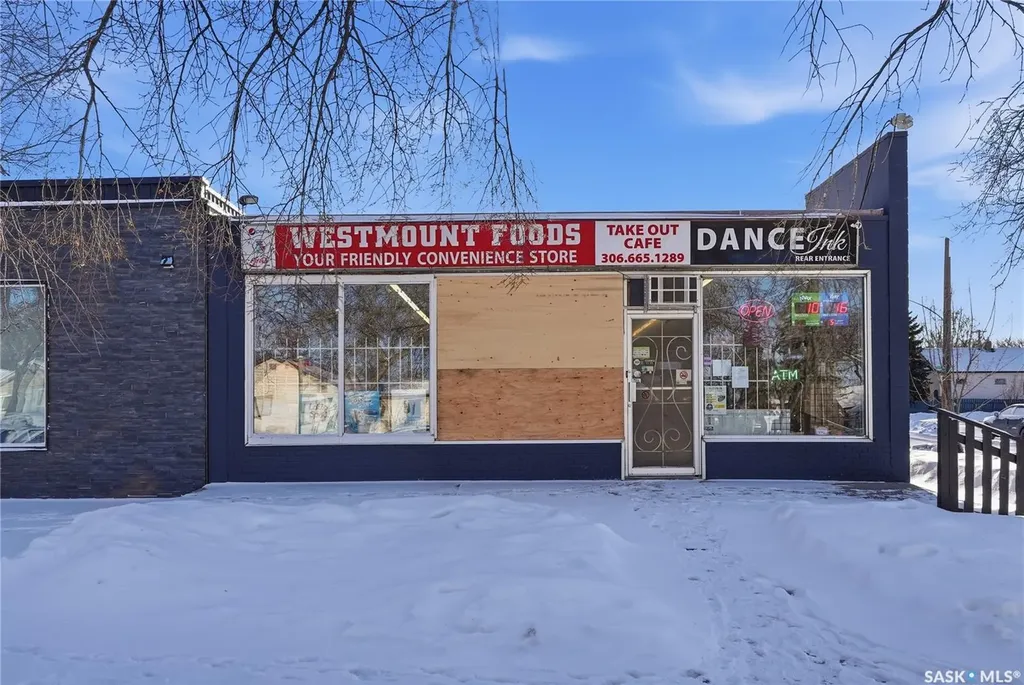 819 29th Street W Saskatoon SK S7L 0N2