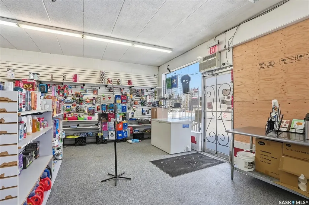 819 29th Street W Saskatoon SK S7L 0N2