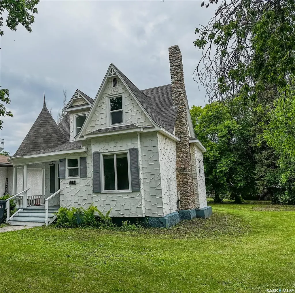 50 Assiniboia Avenue Yorkton SK S3N 1N6