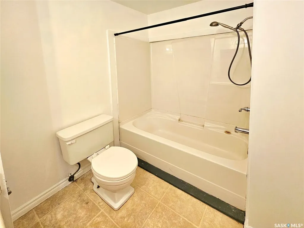 244 Wakabayashi Way Saskatoon SK S7K 7M3