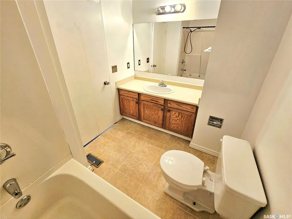 244 Wakabayashi Way Saskatoon SK S7K 7M3