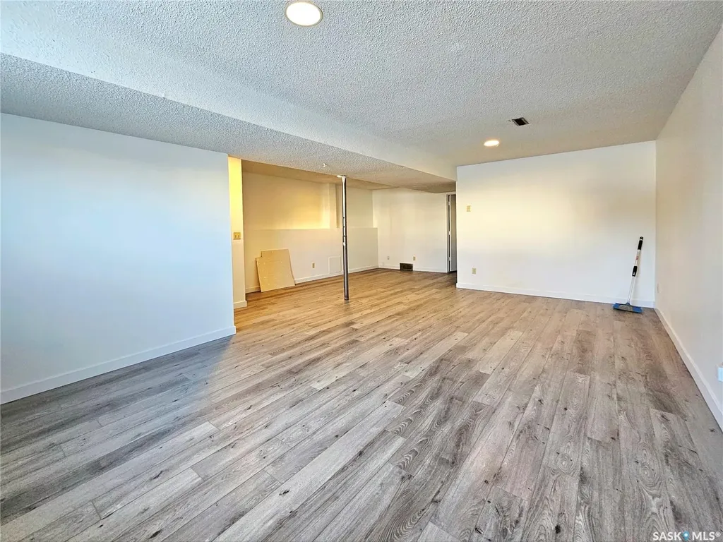 244 Wakabayashi Way Saskatoon SK S7K 7M3