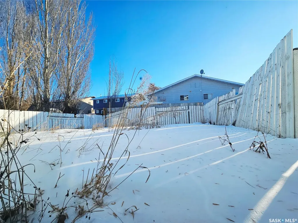 244 Wakabayashi Way Saskatoon SK S7K 7M3