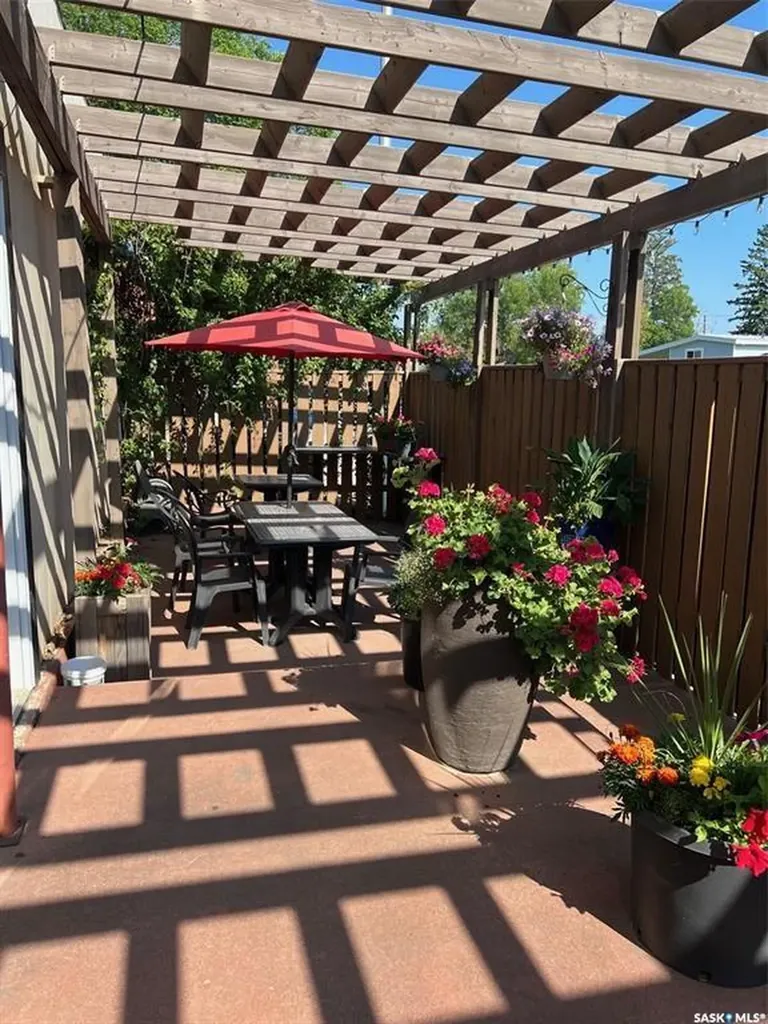 2144 6th Avenue W Prince Albert SK S6V 6K6