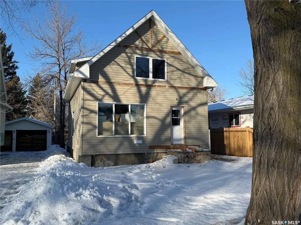 1621 99th Street North Battleford SK S9A 2Z5