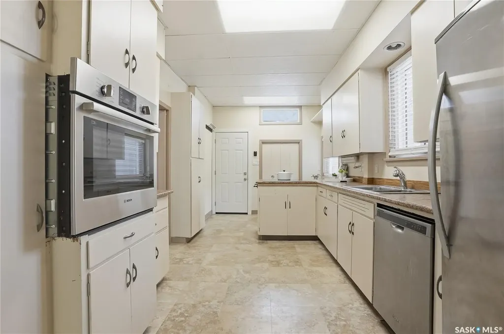 1213 Elliott Street Saskatoon SK S7N 0V5