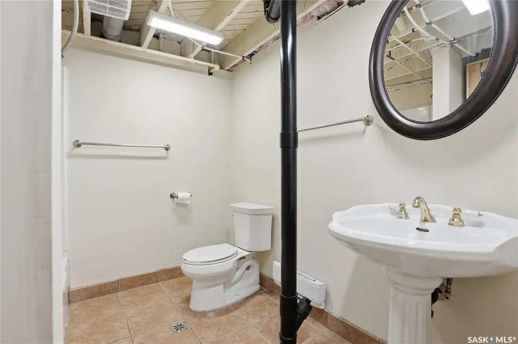 1213 Elliott Street Saskatoon SK S7N 0V5