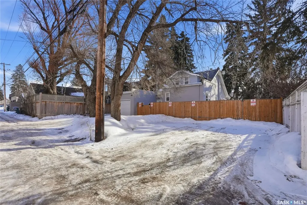 1213 Elliott Street Saskatoon SK S7N 0V5