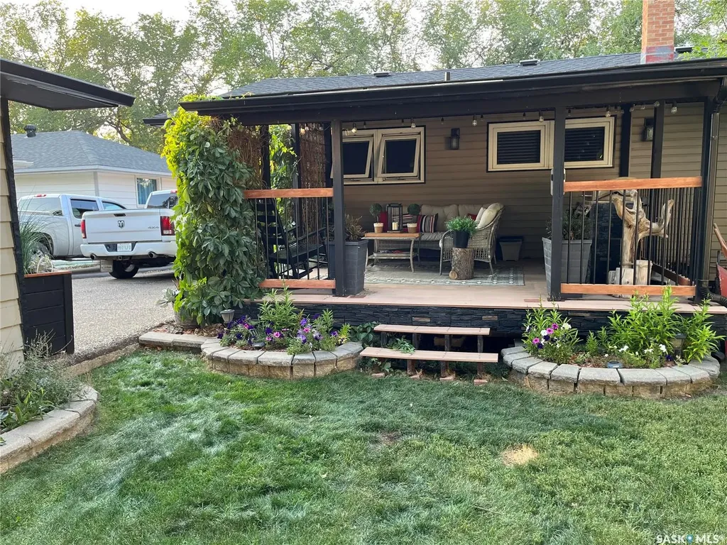 207 Dominion Road Assiniboia SK S0H 0B0