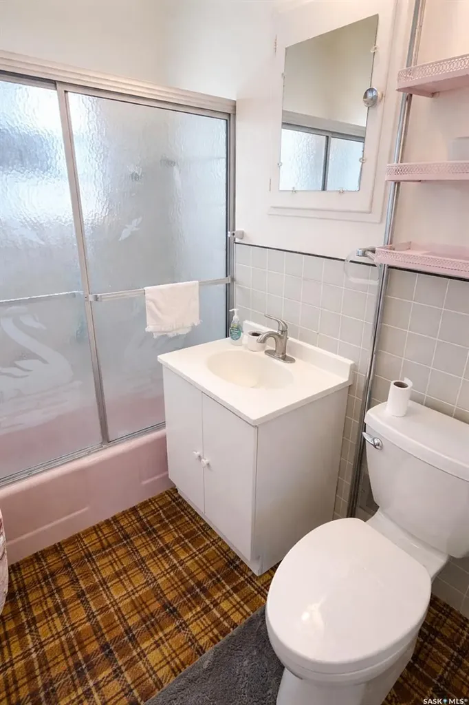 6366 Queens Avenue Gull Lake SK S0N 1A0