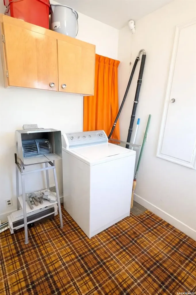 6366 Queens Avenue Gull Lake SK S0N 1A0