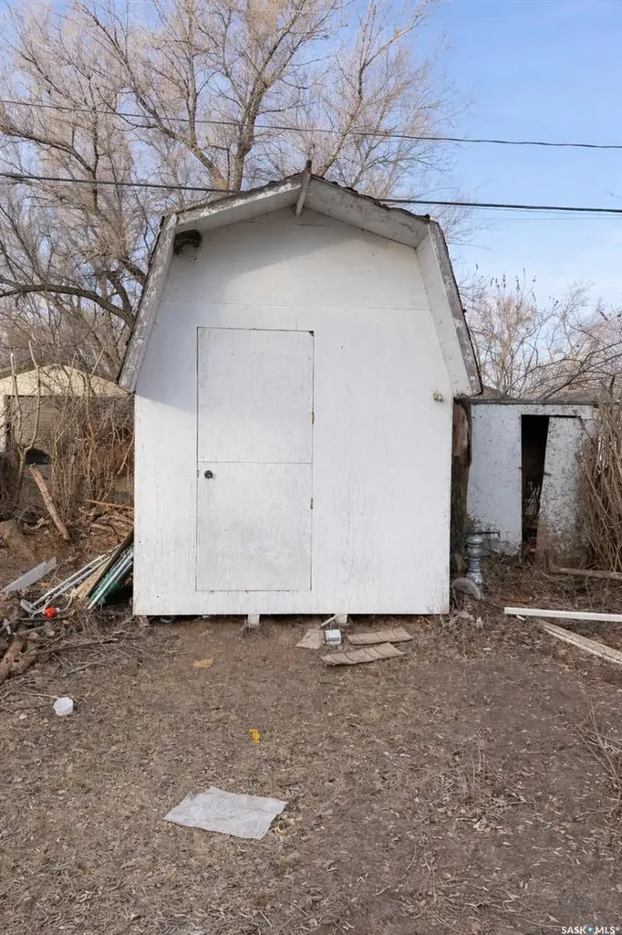 6366 Queens Avenue Gull Lake SK S0N 1A0