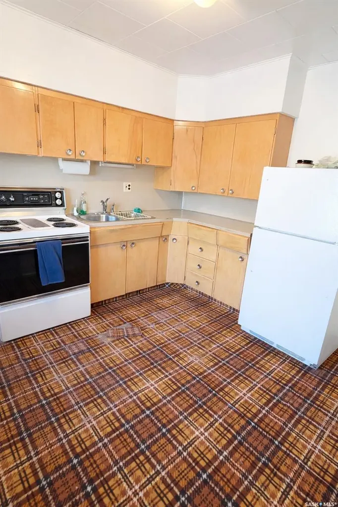 6366 Queens Avenue Gull Lake SK S0N 1A0