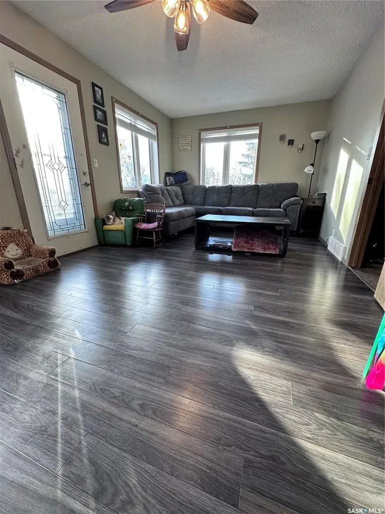 732 101st Street North Battleford SK S9A 0Z1