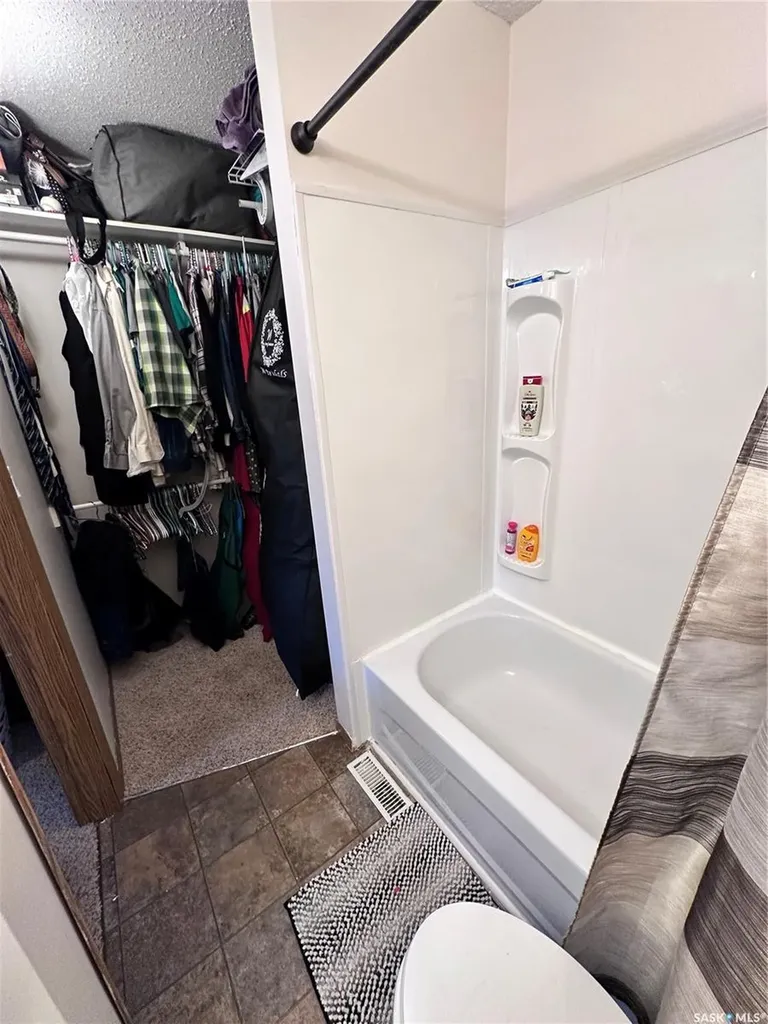 732 101st Street North Battleford SK S9A 0Z1