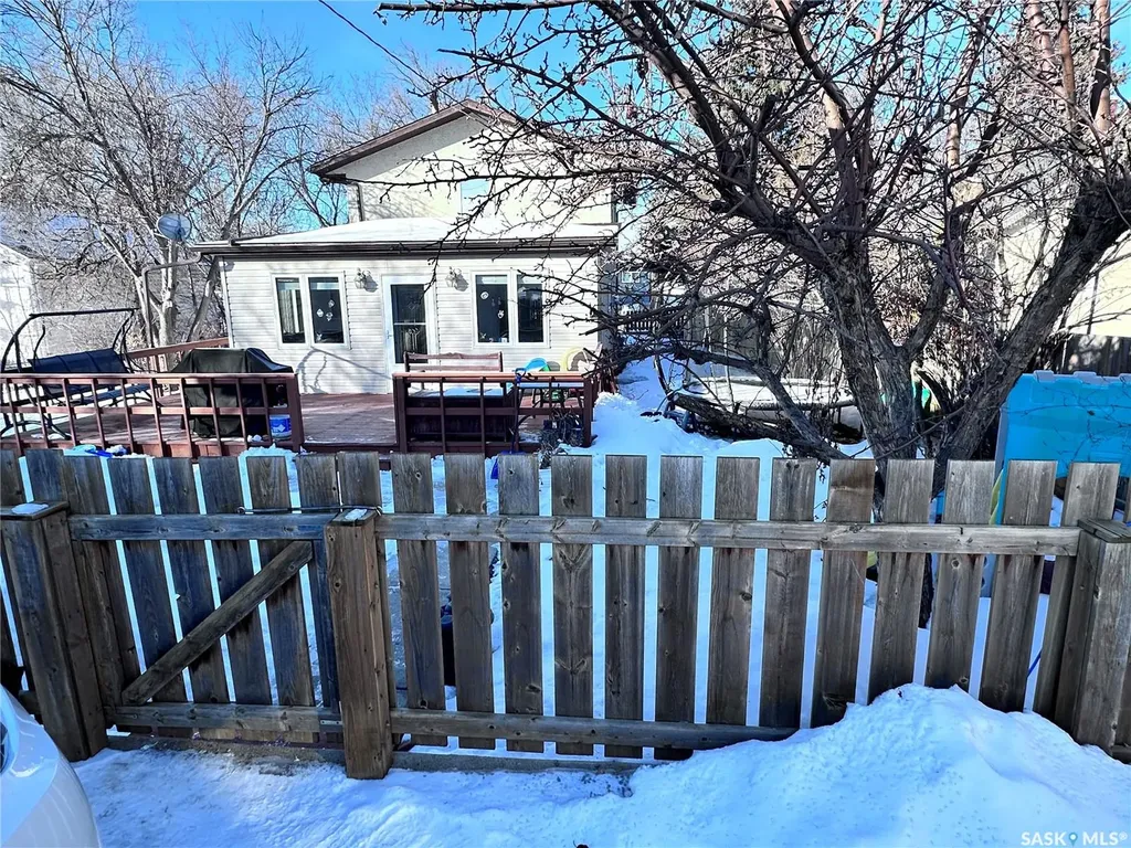 732 101st Street North Battleford SK S9A 0Z1