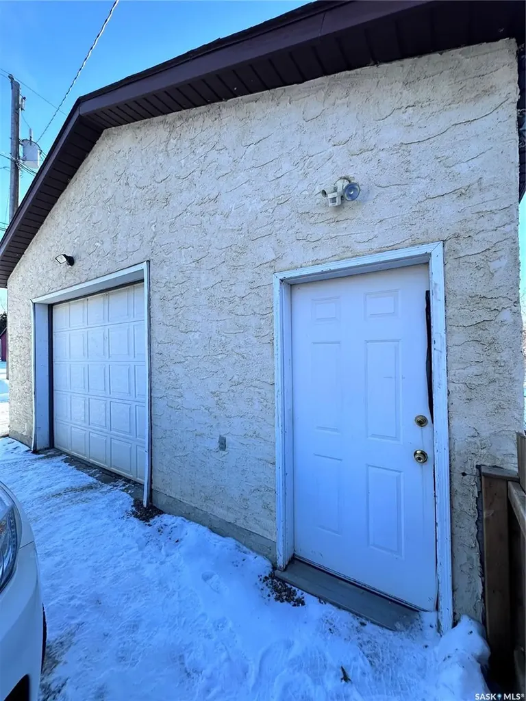 732 101st Street North Battleford SK S9A 0Z1