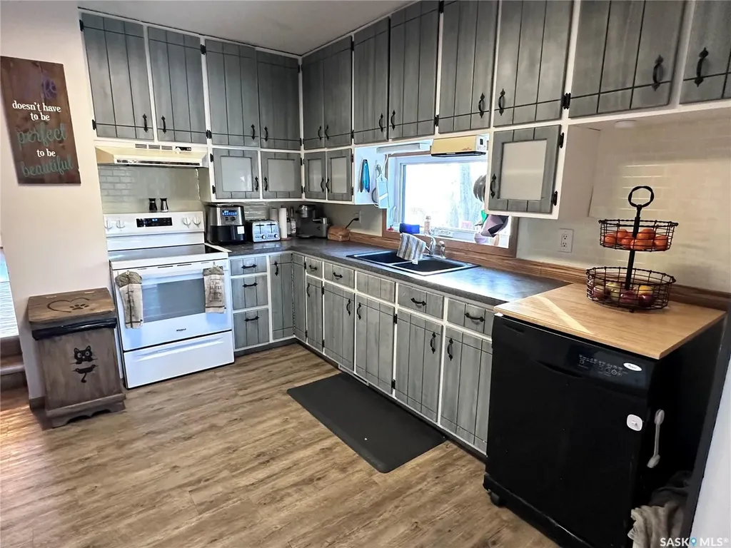 732 101st Street North Battleford SK S9A 0Z1