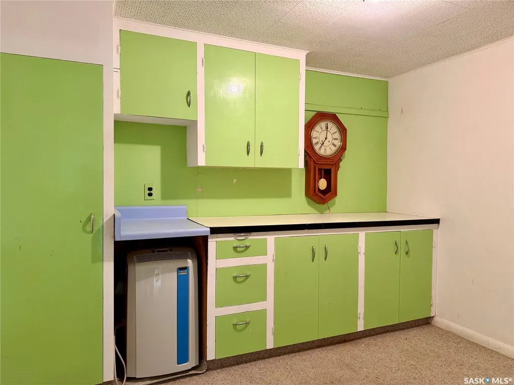 133 Railway Avenue Ponteix SK S0N 1Z0