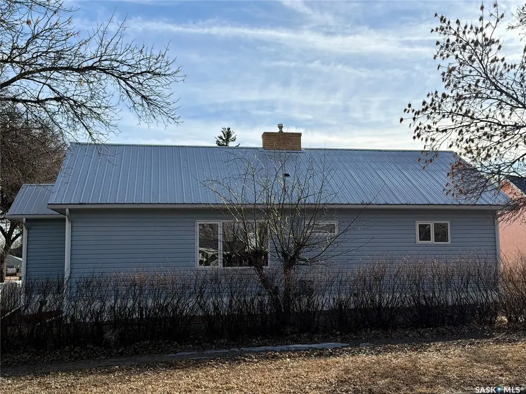 133 Railway Avenue Ponteix SK S0N 1Z0