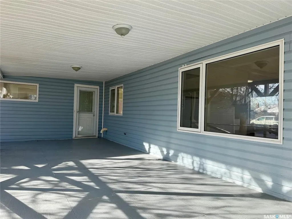 133 Railway Avenue Ponteix SK S0N 1Z0