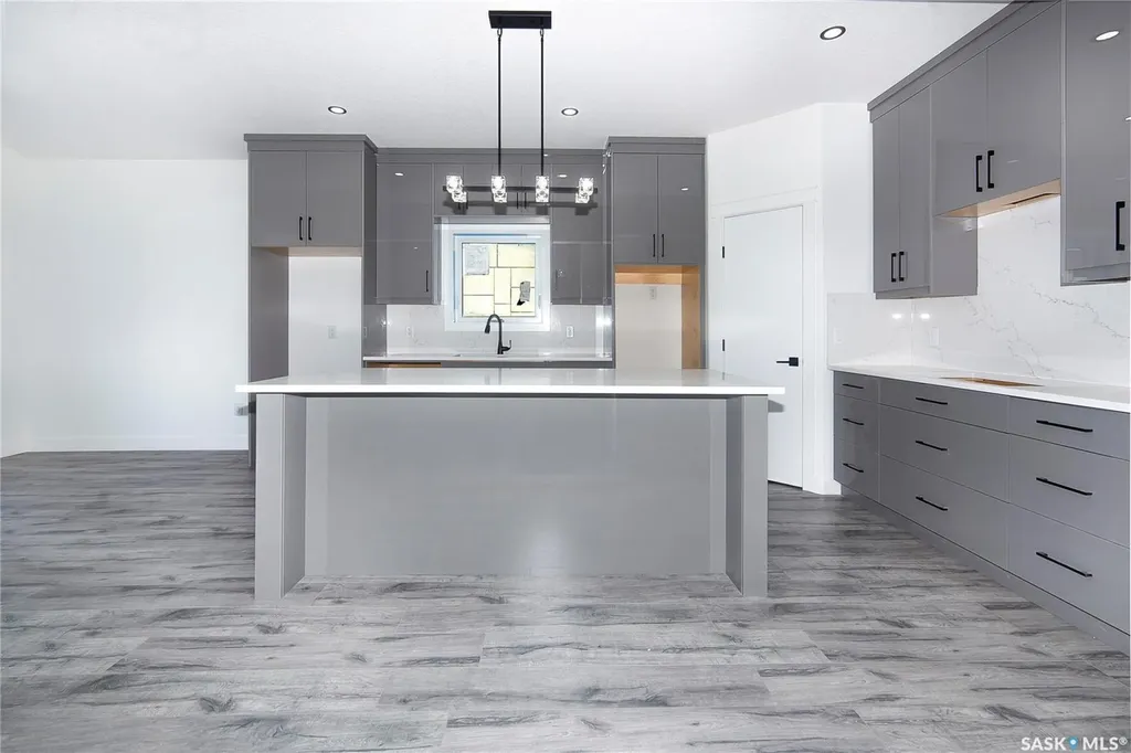 447 Woolf Bend Saskatoon SK S7W 1E6
