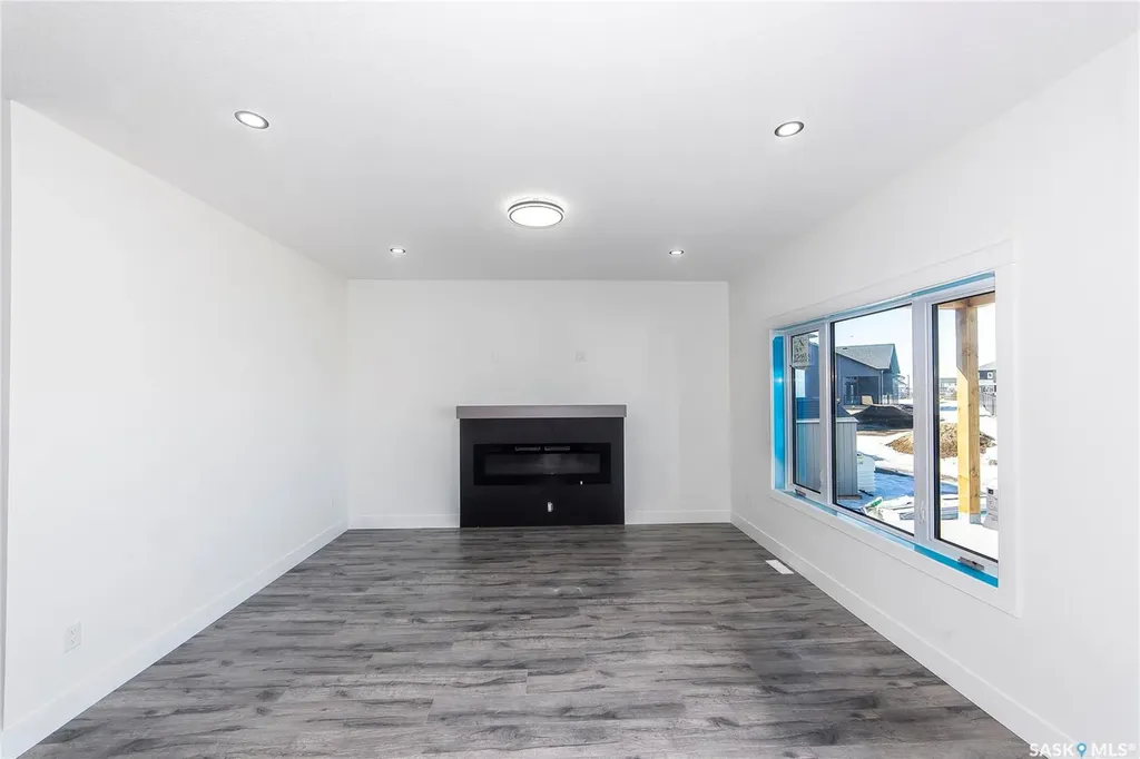447 Woolf Bend Saskatoon SK S7W 1E6