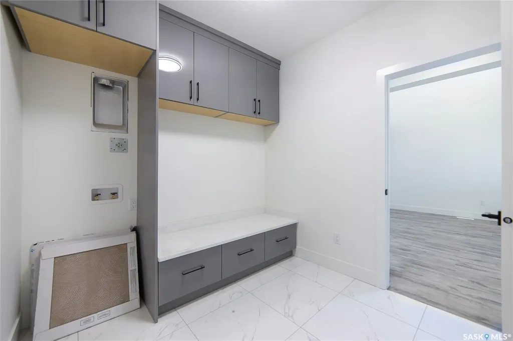 447 Woolf Bend Saskatoon SK S7W 1E6