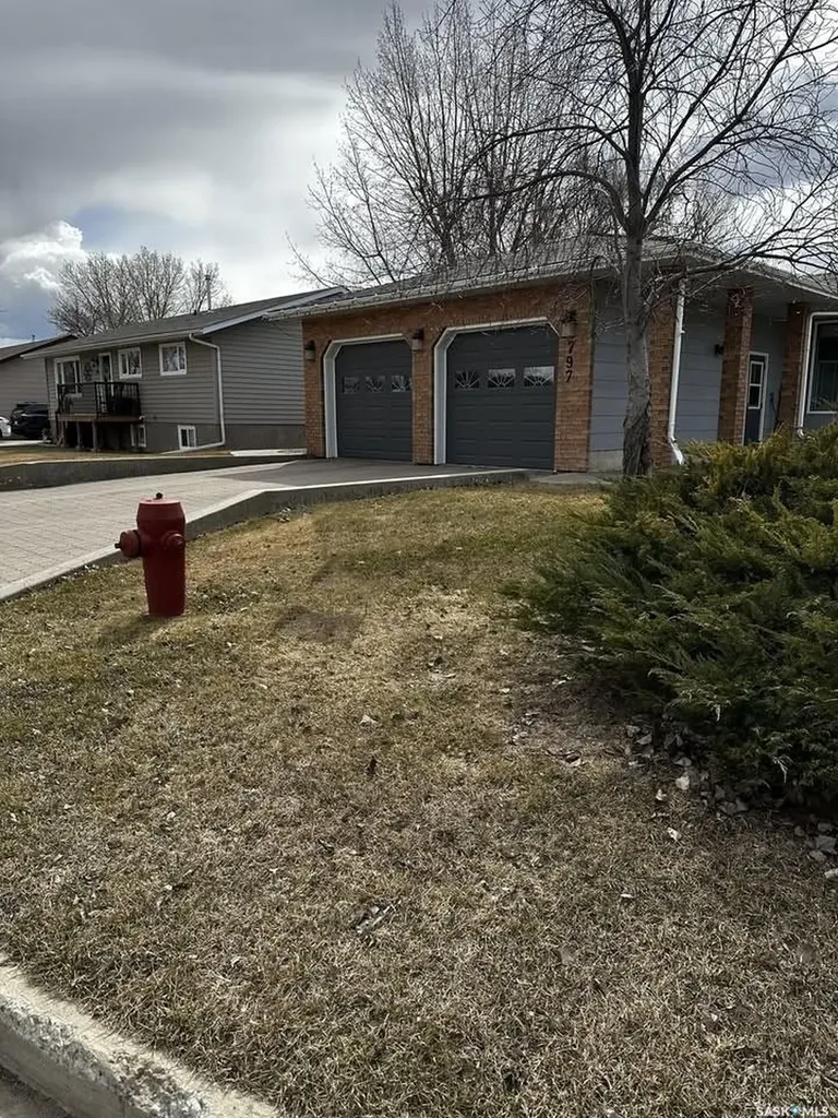 797 4th Street W Shaunavon SK S0N 2M0