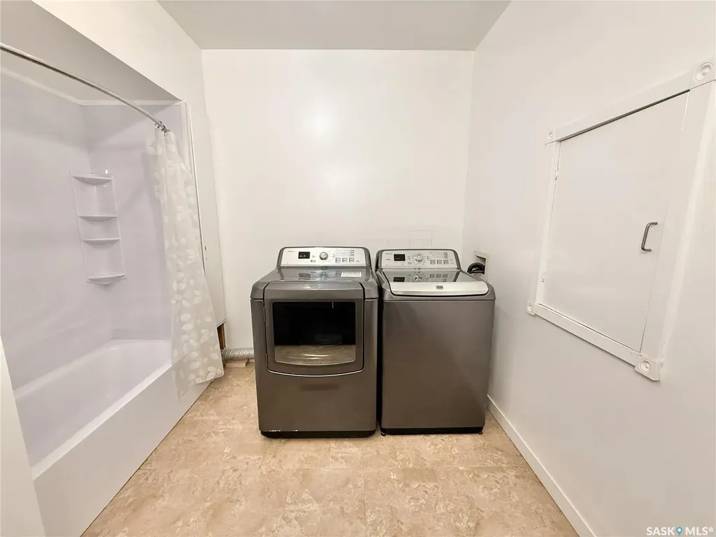 320 Herbert Avenue Herbert SK S0H 2A0