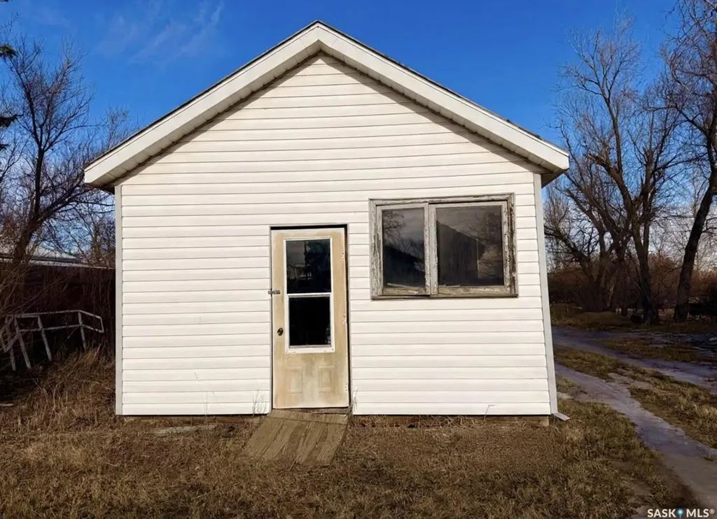 320 Herbert Avenue Herbert SK S0H 2A0