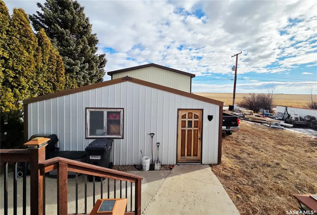 360 Eastview Place Burstall SK S0N 0H0