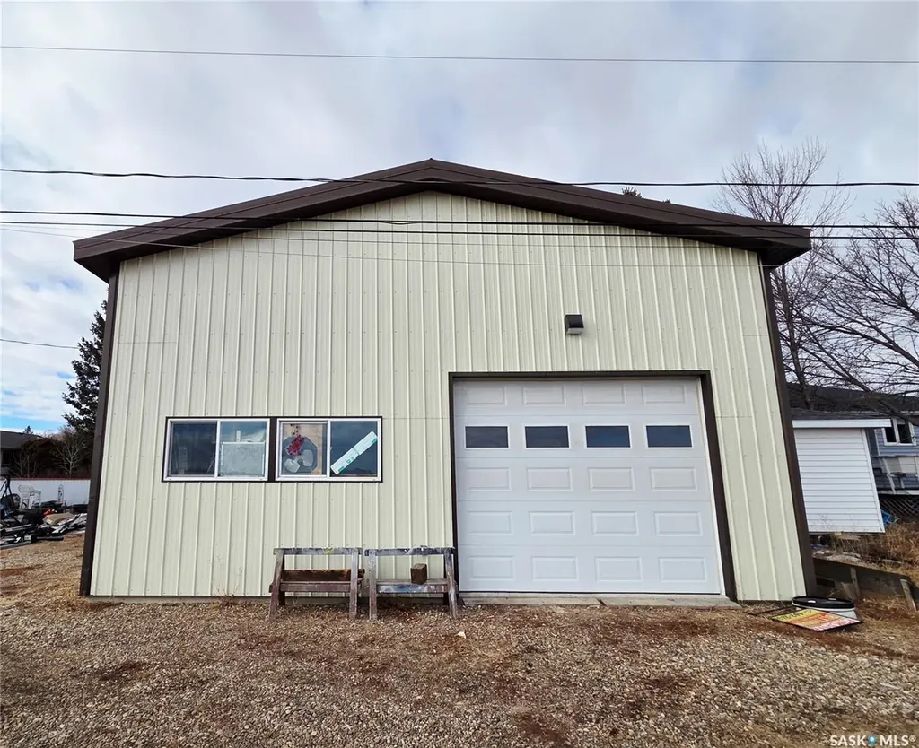 360 Eastview Place Burstall SK S0N 0H0