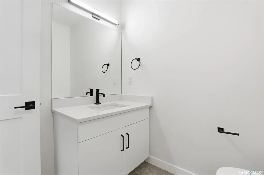 211 Sharma Lane Saskatoon SK S7W 1K7