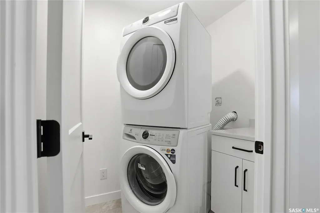 211 Sharma Lane Saskatoon SK S7W 1K7