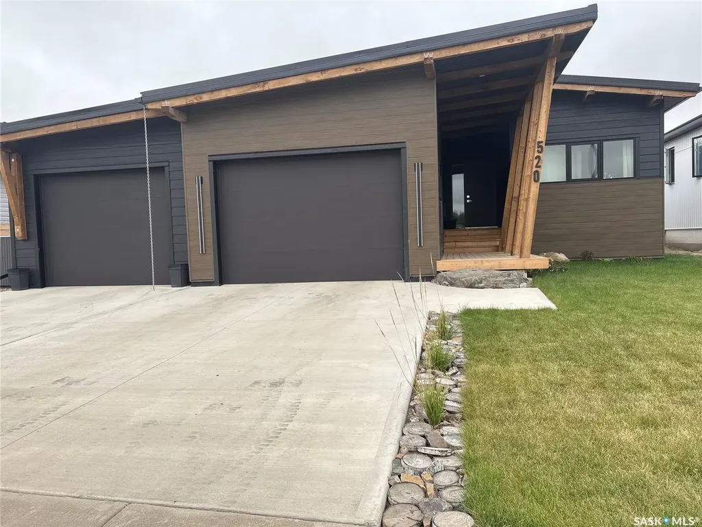 520 16th Avenue Humboldt SK S0K 2A0