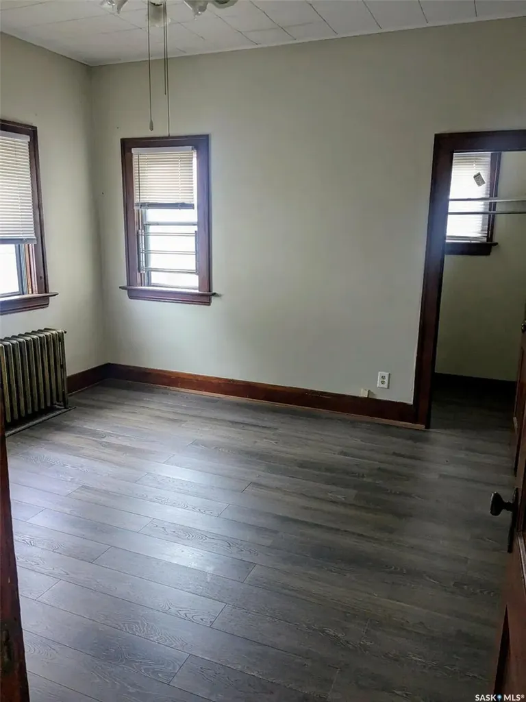 412 Iroquois Street W Moose Jaw SK S6H 5B3